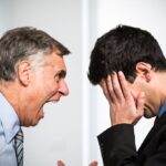 イデオム【bite someone's head off】の意味は?キレすぎ!