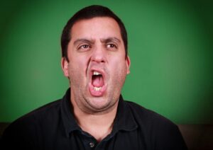 英語で「You're reaching」の意味とは？口語で使われる「reach」の意味