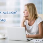 イデオム【get carried away】の意味は?「夢中になる・我を忘れる」など